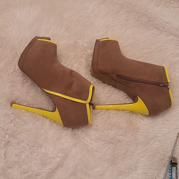 Qupid Sexy Open Toe Booties - Picture 10 of 16